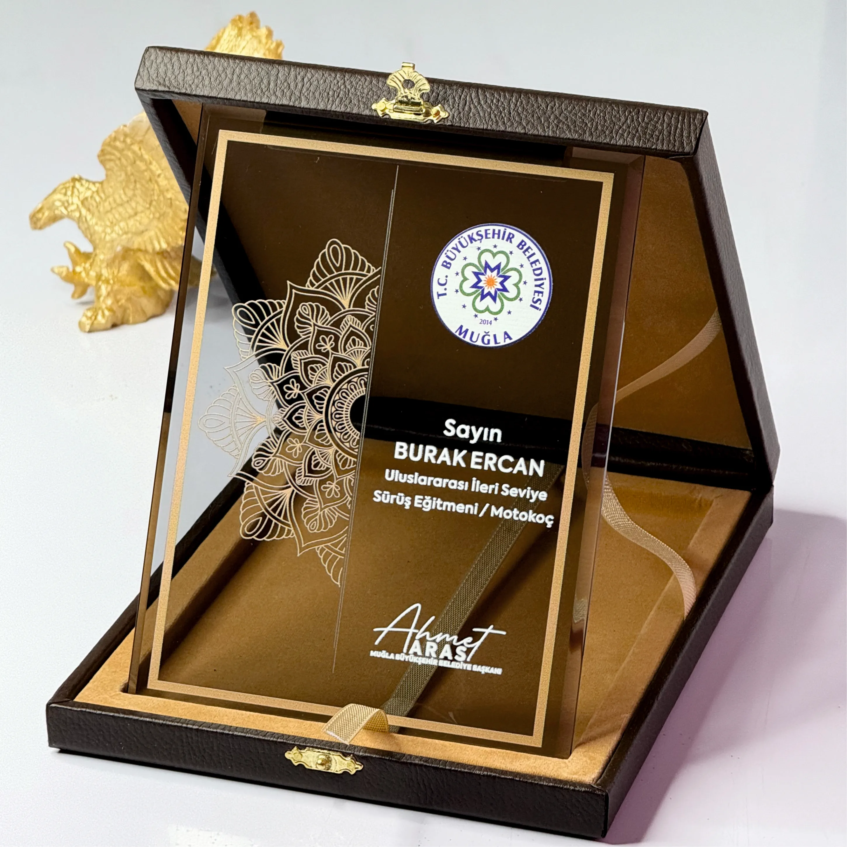 İR-KP 106 15X20 KUTULU PLAKET